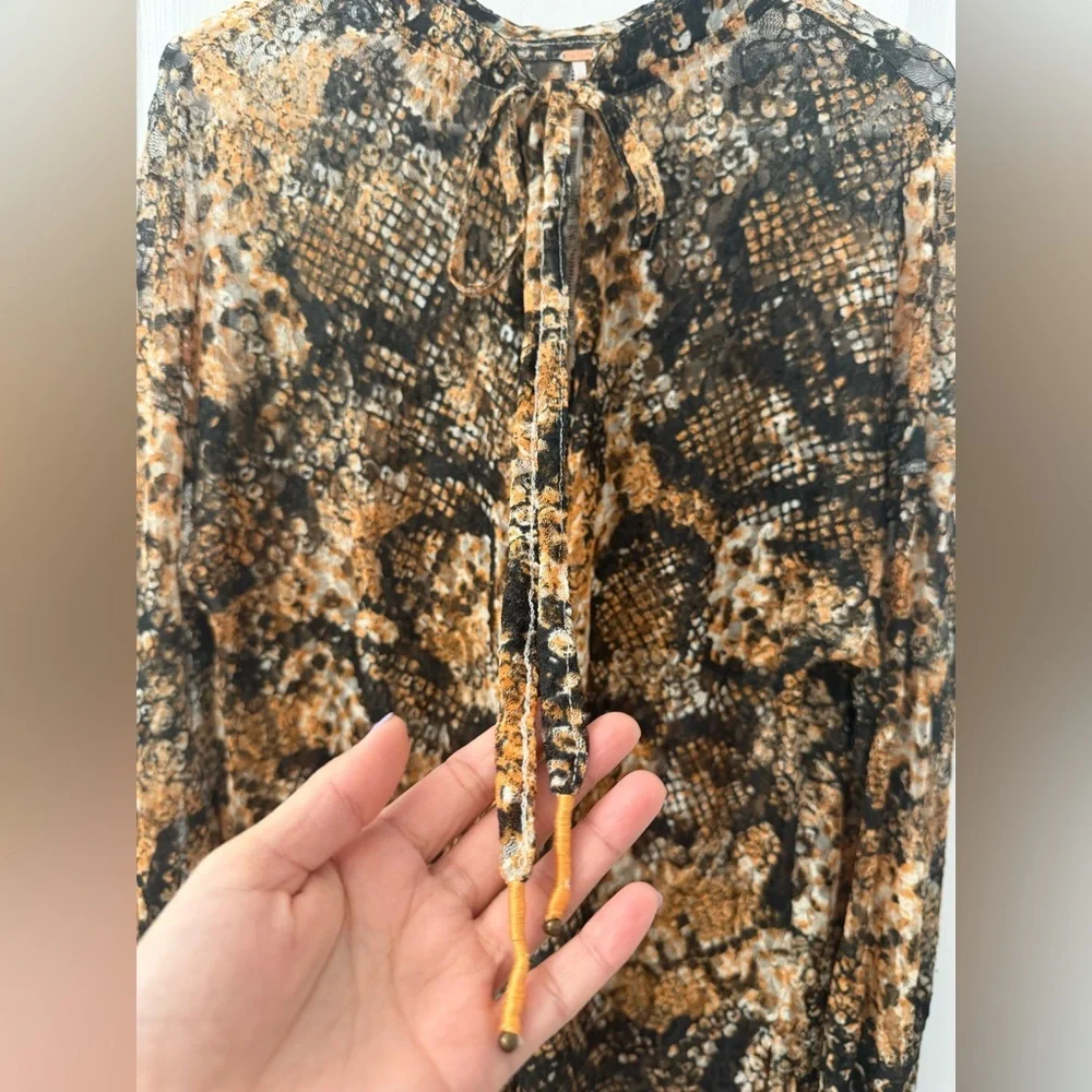 Free People Out For The Night Top (Size S)